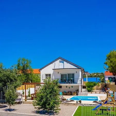 Villa R&B Heated Pool Vrpolje Exterior photo