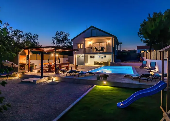 Villa R&B Heated Pool