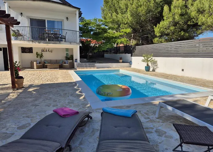 Villa R&B