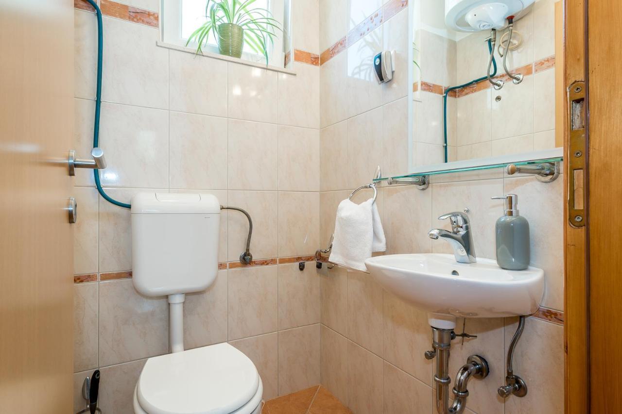 Villa R&b Heated Pool Vrpolje