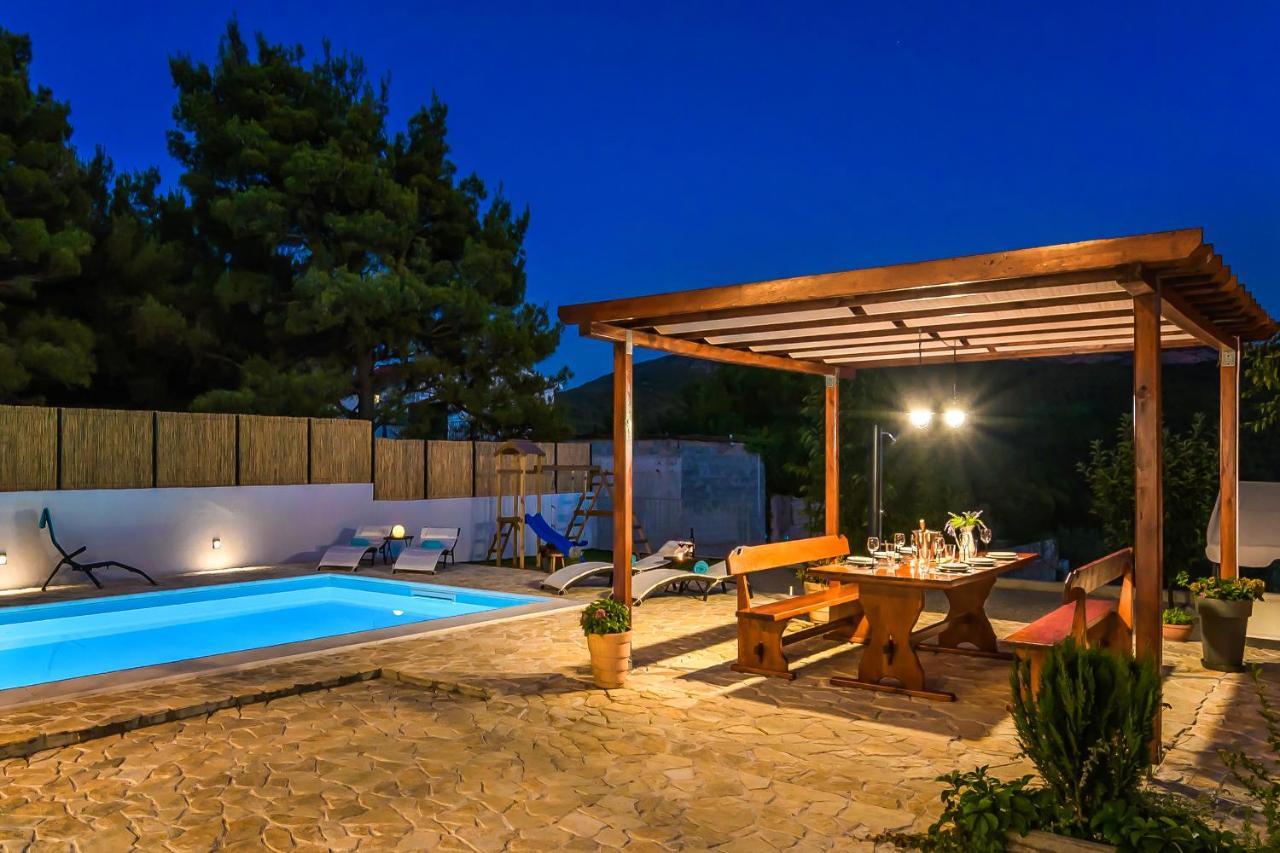R&b Heated Pool * Vrpolje