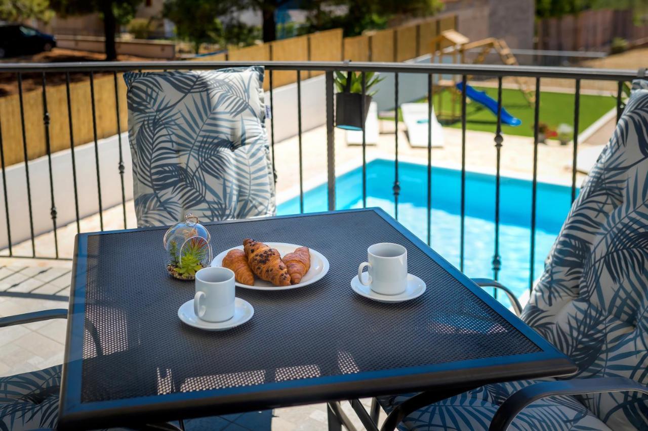 R&b Heated Pool * Vrpolje